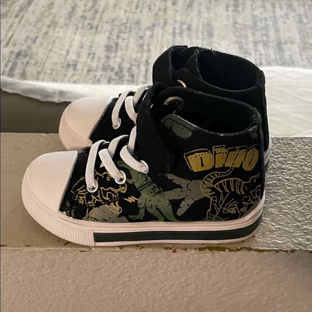 Kids Black and White High-Top Light Up Sneakers